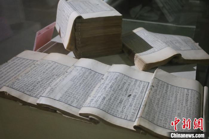 圖為許慎文化園館藏古籍 王迪攝 王迪 攝