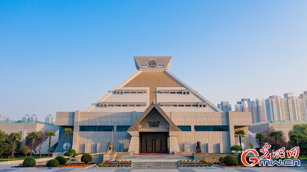 【寫意中國探尋漢字起源】河南博物院：立足中原大地 見證華夏文明